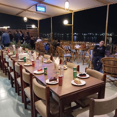 Merry Land Hotel & Roof Top Nile Restaurant Luxor Luaran gambar