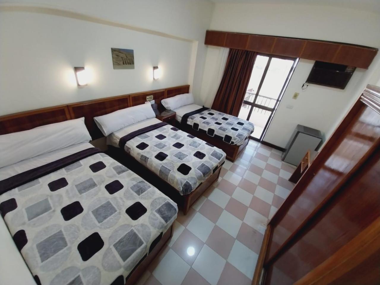 Merry Land Hotel & Roof Top Nile Restaurant Luxor Luaran gambar
