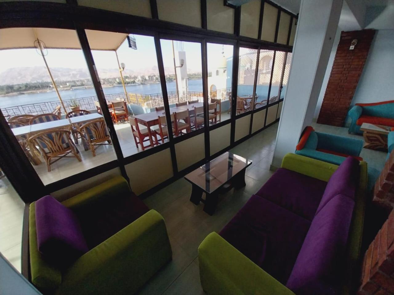 Merry Land Hotel & Roof Top Nile Restaurant Luxor Luaran gambar