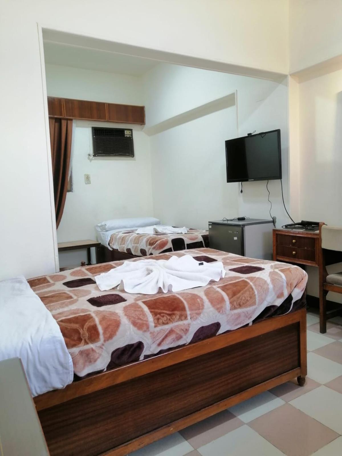 Merry Land Hotel & Roof Top Nile Restaurant Luxor Luaran gambar