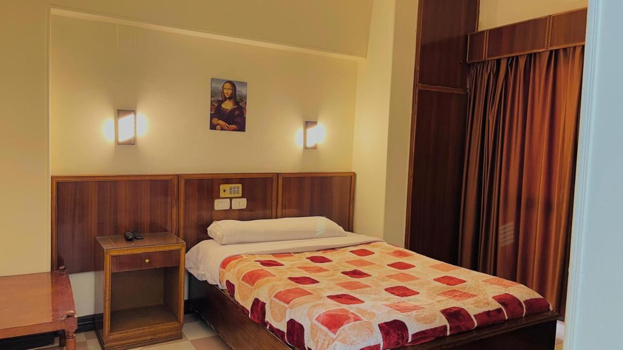 Merry Land Hotel & Roof Top Nile Restaurant Luxor Luaran gambar