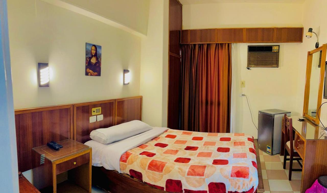 Merry Land Hotel & Roof Top Nile Restaurant Luxor Luaran gambar