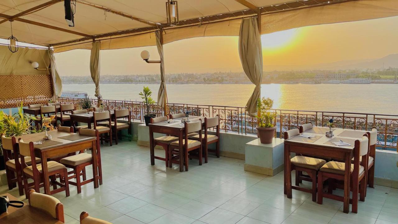 Merry Land Hotel & Roof Top Nile Restaurant Luxor Luaran gambar