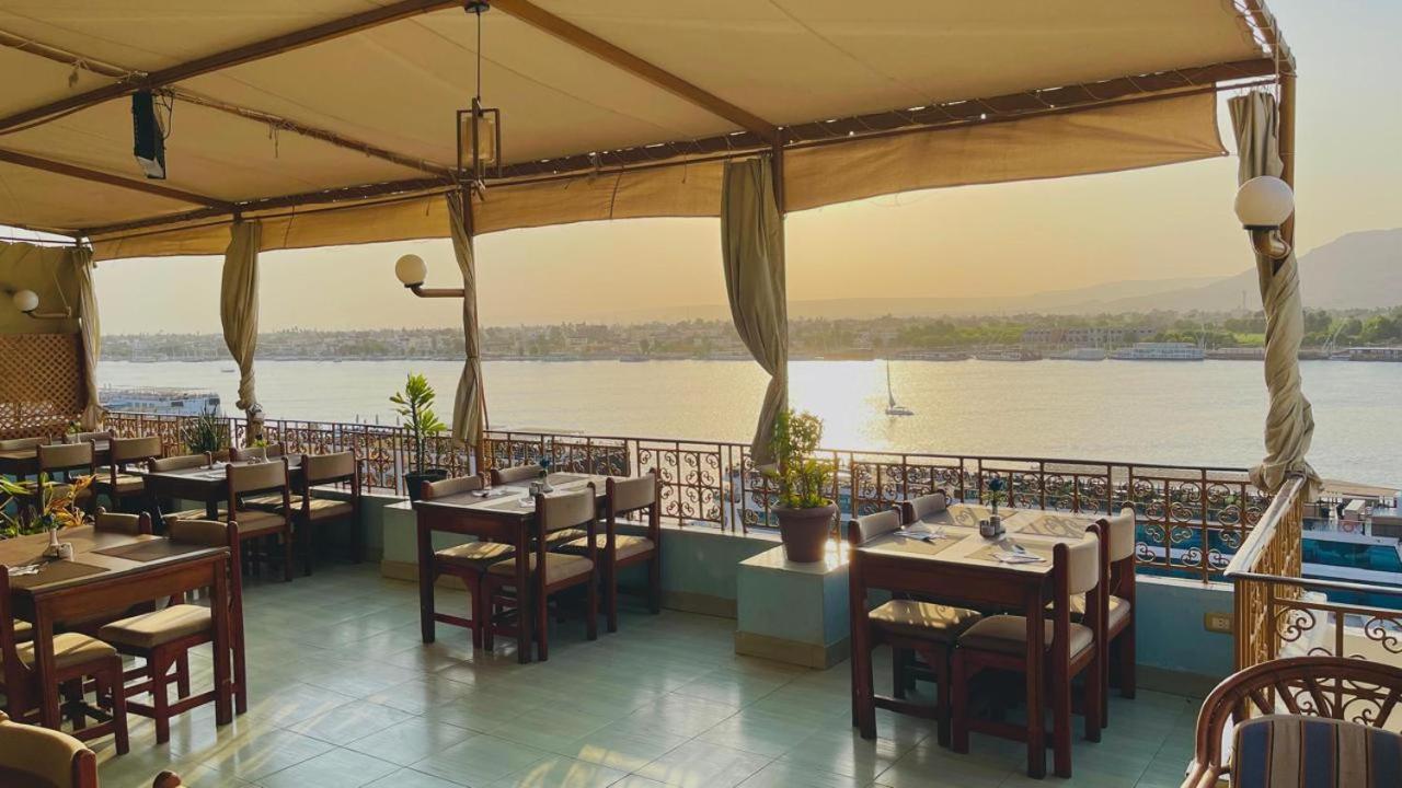 Merry Land Hotel & Roof Top Nile Restaurant Luxor Luaran gambar