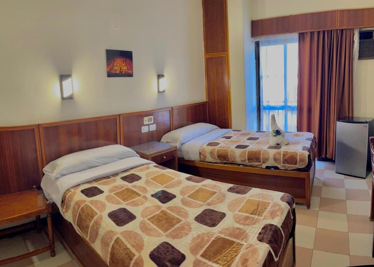 Merry Land Hotel & Roof Top Nile Restaurant Luxor Luaran gambar