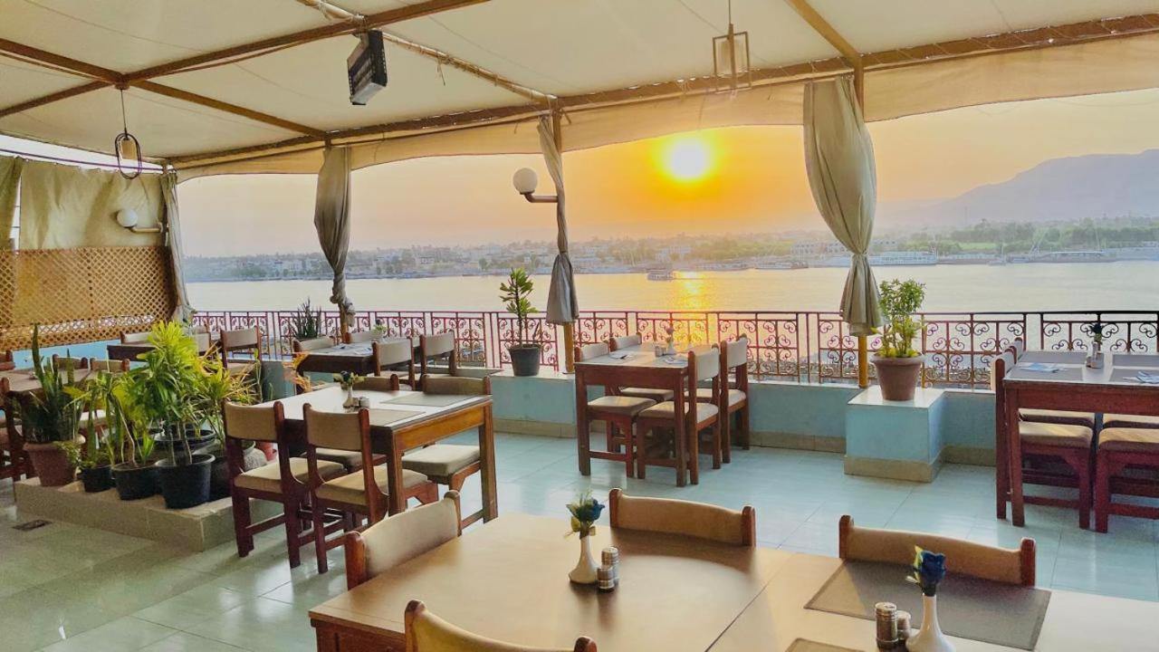 Merry Land Hotel & Roof Top Nile Restaurant Luxor Luaran gambar